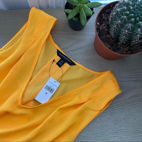NWT Banana Republic Yellow Flowy Tank Size M - Picture 4 of 4